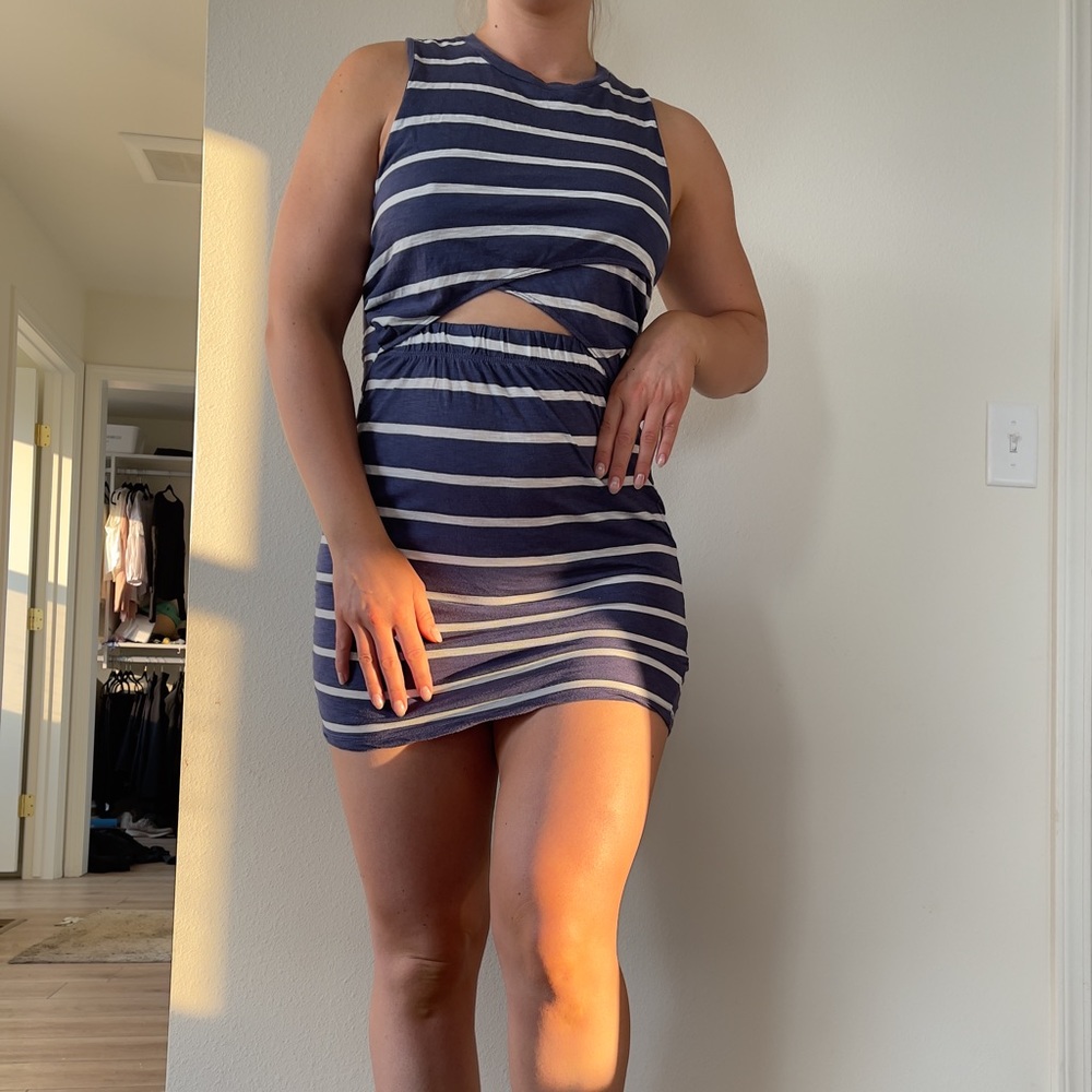 ⚓️NWT⚓️ T.la dress Sz small